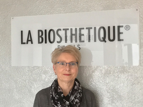 Friseurmeisterin Blomberg - Nicole Hinder